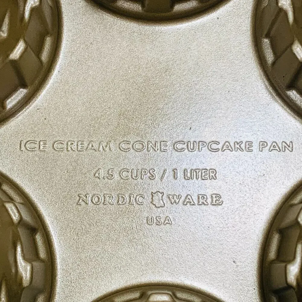 WILLIAMS-SONOMA Nordic Ware Ice Cream Cone Cupcake (6) Pan 4.5 Cups Gold USA EUC
